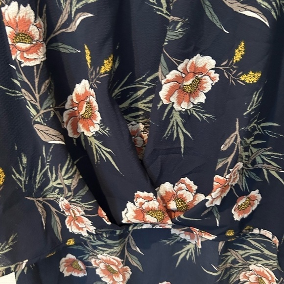 Lynn Ryan Navy Floral Hi Lo Top - Picture 2 of 12